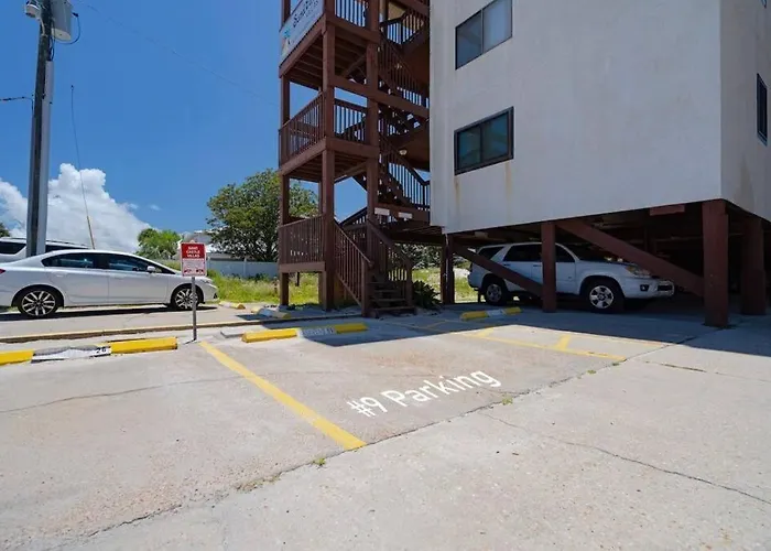 Spacious Beach Studio Condo Retreat Unit #9