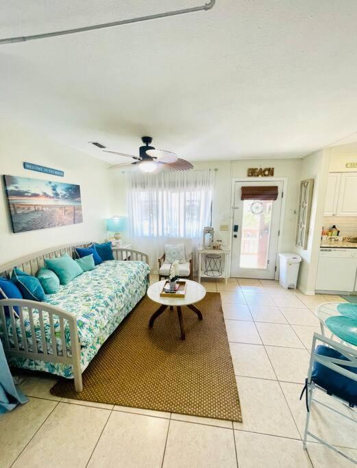 Apartment Spacious Retreat Unit #9 *